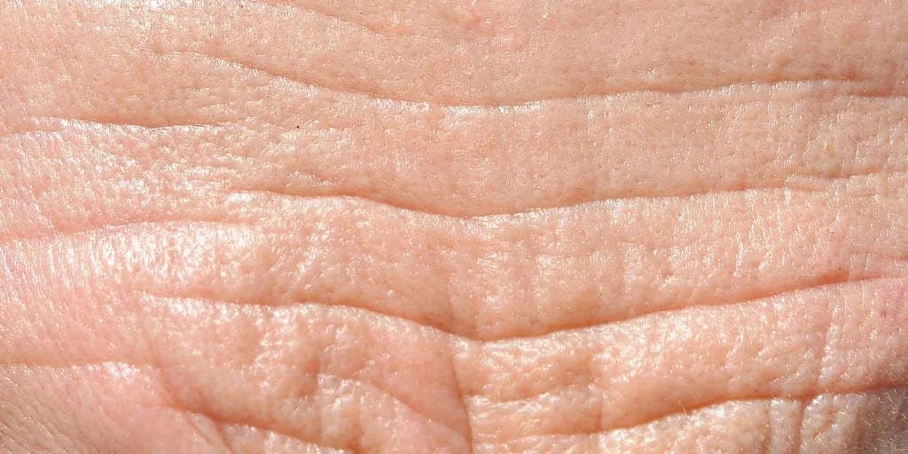 La Roche-Posay أنثيليوس400يوفي ميونسائل مائي ضد البقع الداكنة SPF50+ - 50ml
